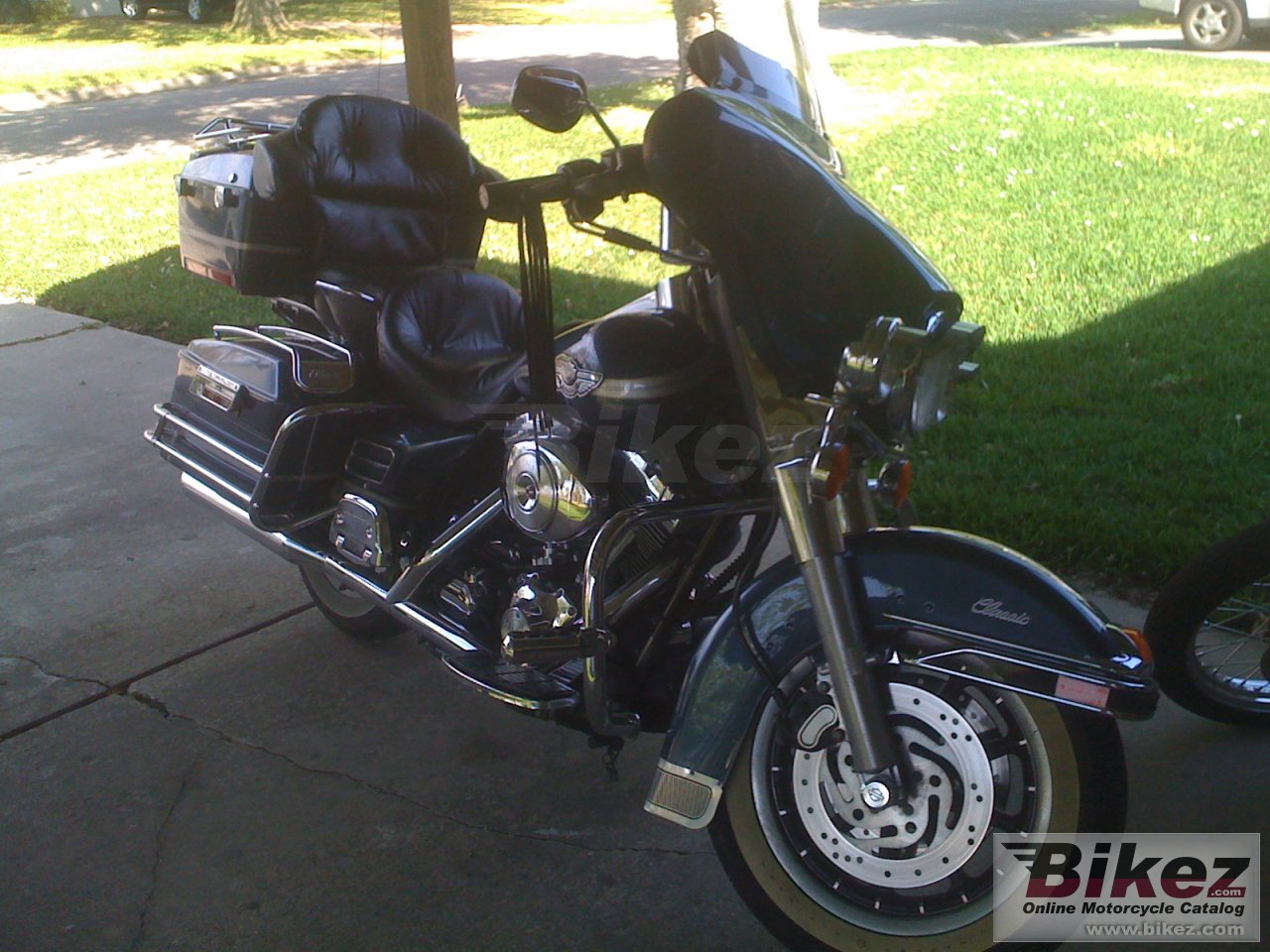 Big  flhtci electra glide classic picture and wallpaper from Bikez.com